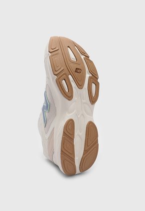 Tenis Running new balance Fresh Foam Amaste Marfil