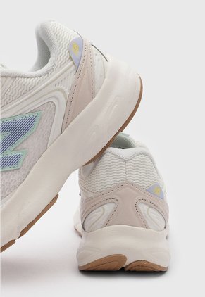 Tenis Running new balance Fresh Foam Amaste Marfil