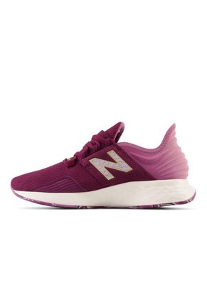 Tenis New Balance Fresh Foam Roav Mujer-Vinotinto