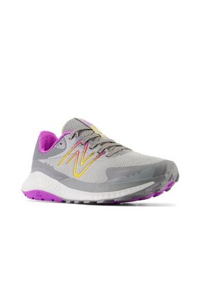 Tenis New Balance Dynasoft Nitrel V5 Mujer-Gris