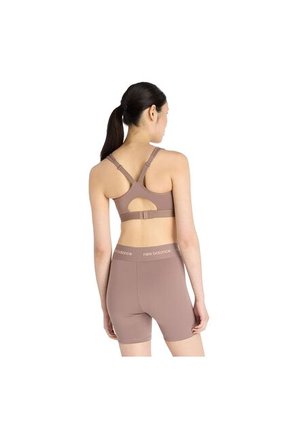 Top Deportivo New Balance Original Essential Café Para Mujer