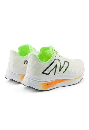 Tenis New Balance Fuelcell Sc Trainer-Blanco