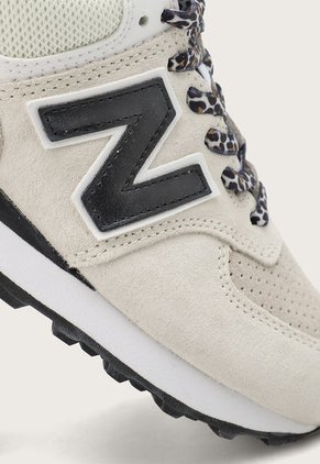 Tenis Lifestyle Beige-Blanco-Negro New Balance 574 v2