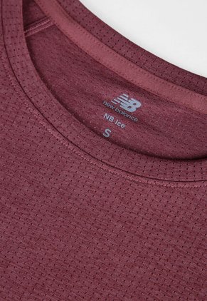 Camiseta Training new balance Athletics Borgoña