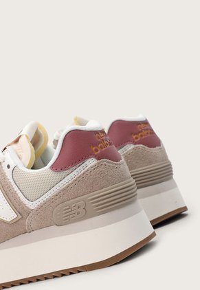 Tenis Lifestyle Taupé-Marfil-Borgoña New Balance 574