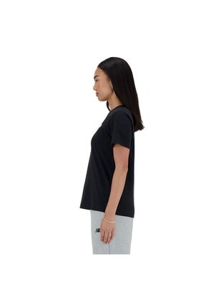 Camisa Deportiva New Balance Original Essentials Negro Mujer