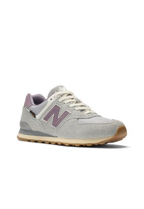 Tenis New Balance 574 Hombre-Morado