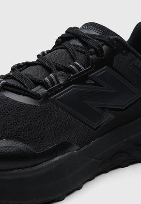 Tenis new balance Garoé V2 Negro