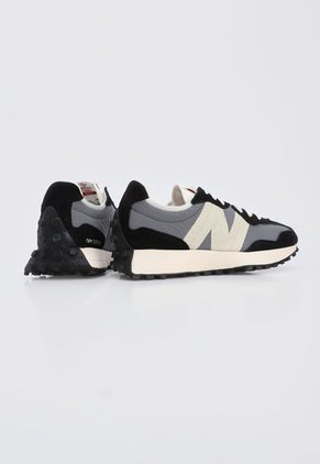 Tenis Lifestyle Negro-Gris-Marfil New Balance 327