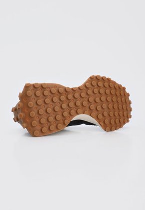 Tenis Lifestyle Negro-Marfil-Café New Balance 327