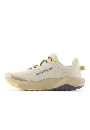Tenis New Balance Nitrel Mujer-Beige