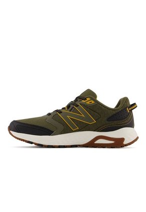 Tenis New Balance MT410CC7 SPRING 2022 Hombre-Verde