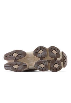 TENIS NEW BALANCE UNISEX U9060PB 9060 Talla 7.5