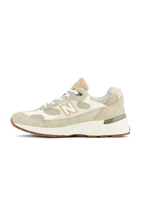 Tenis Deportivos New Balance Originales 992 Beige Para Mujer