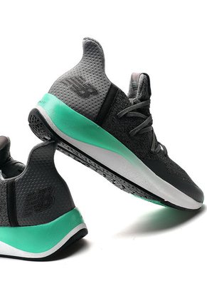 Tenis Running Gris-Verde New Balance Course