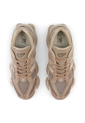 TENIS NEW BALANCE UNISEX U9060PB 9060 Talla 7.5