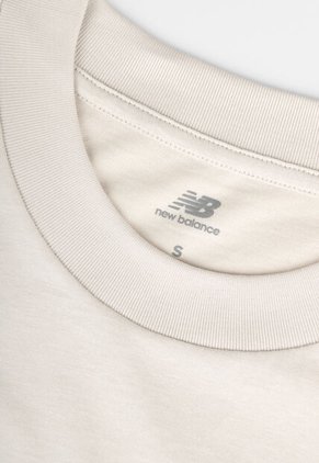Camiseta new balance Sport Essentials Beige