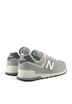 Tenis New Balance 574 Hombre-Gris