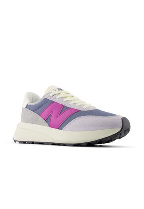Tenis New Balance 370 Mujer-Gris/Morado
