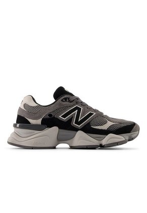 Tenis New Balance 9060 Hombre-Negro