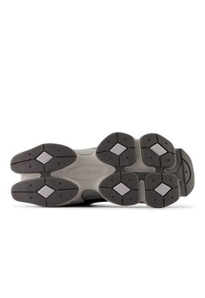 Tenis New Balance 9060 Hombre-Negro