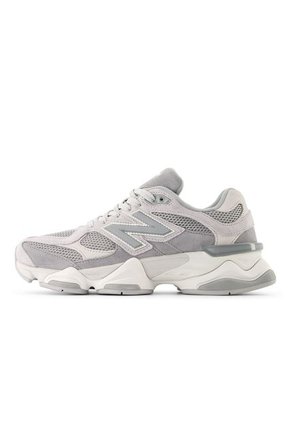 Tenis New Balance 9060 Hombre-Gris