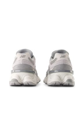 Tenis New Balance 9060 Hombre-Gris