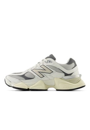 TENIS NEW_BALANCE UNISEXO U9060AGA 9060 Talla 5.5