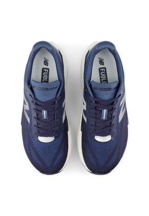 Tenis Running FuelCell Rebel V5 New Balance MFCX7CD
