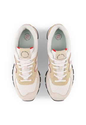 Tenis New Balance 574 Color Beige - Rojo Para Hombre