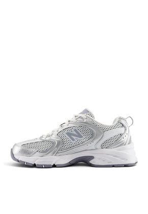 Tenis New Balance 530 Mujer-Gris/Plata