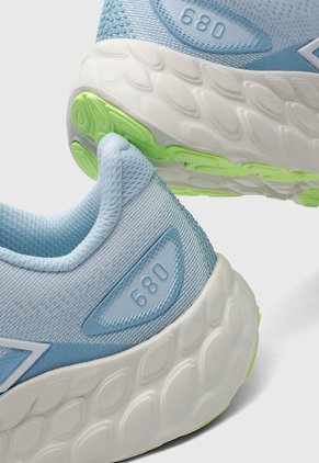 Tenis Running Celeste-Blanco-Verde Neón New Balance Fresh Foam 680 v8