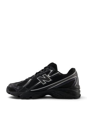 Tenis New Balance 740 Hombre-Negro/Gris