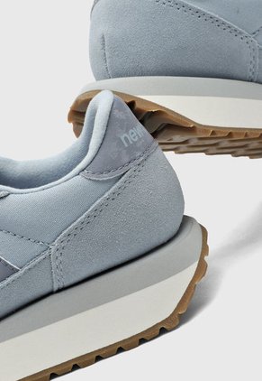 Tenis Lifestyle Celeste New Balance 237