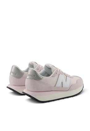 Tenis New Balance 237 Mujer-Rosa/Blanco