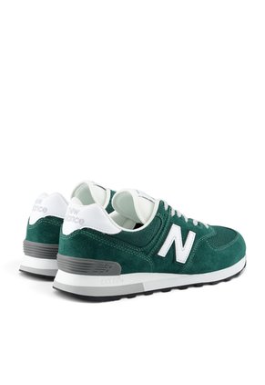Tenis New Balance 574 Hombre-Verde