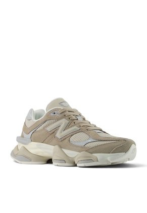 Tenis New Balance 9060 Hombre-Bronce