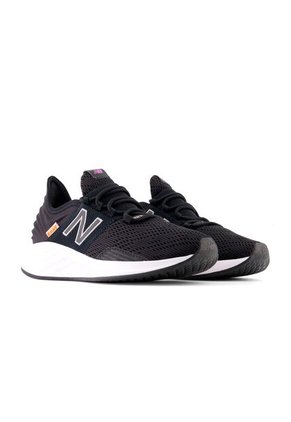 Tenis New Balance Para Mujer Fresh Foam Roav  Negro