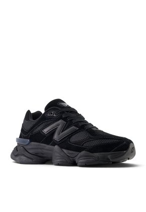 Tenis New Balance 9060 Hombre-Negro