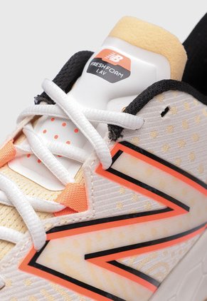 Tenis new balance Fresh Foam Lav Marfil