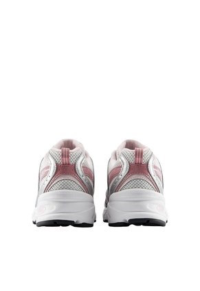 Tenis New Balance 530 Mujer-Rosa