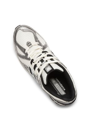 TENIS NEW_BALANCE HOMBRE M1906RER 1906R 1906 Talla 7.5