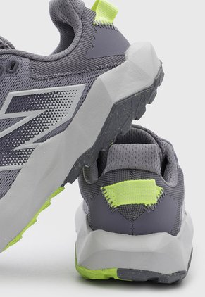 Tenis Trail Running new balance DynaSoft Nitrel v6 Violeta