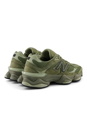Tenis New Balance 9060 Hombre-Verde