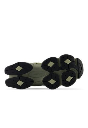 Tenis New Balance 9060 Hombre-Verde