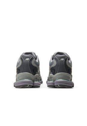 Tenis Lifestyle Unisex Abzorb 2000 New Balance U20008LR