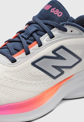 Tenis Running new balance 680 v9 Marfil