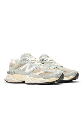 Tenis Lifestyle Unisex 9060 New Balance U9060440