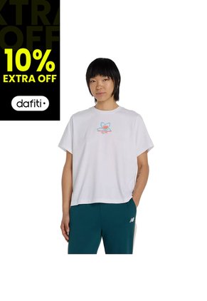 Camisa Deportiva New Balance Originals Graphics Blanco Mujer