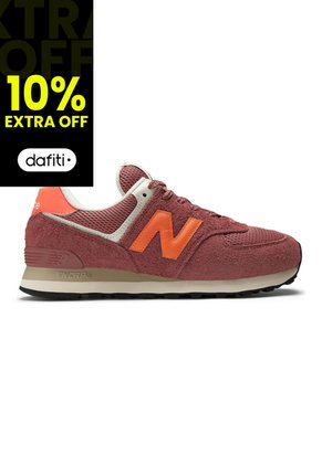 TENIS NEW_BALANCE UNISEXO U5747FE 574 Talla 5.5